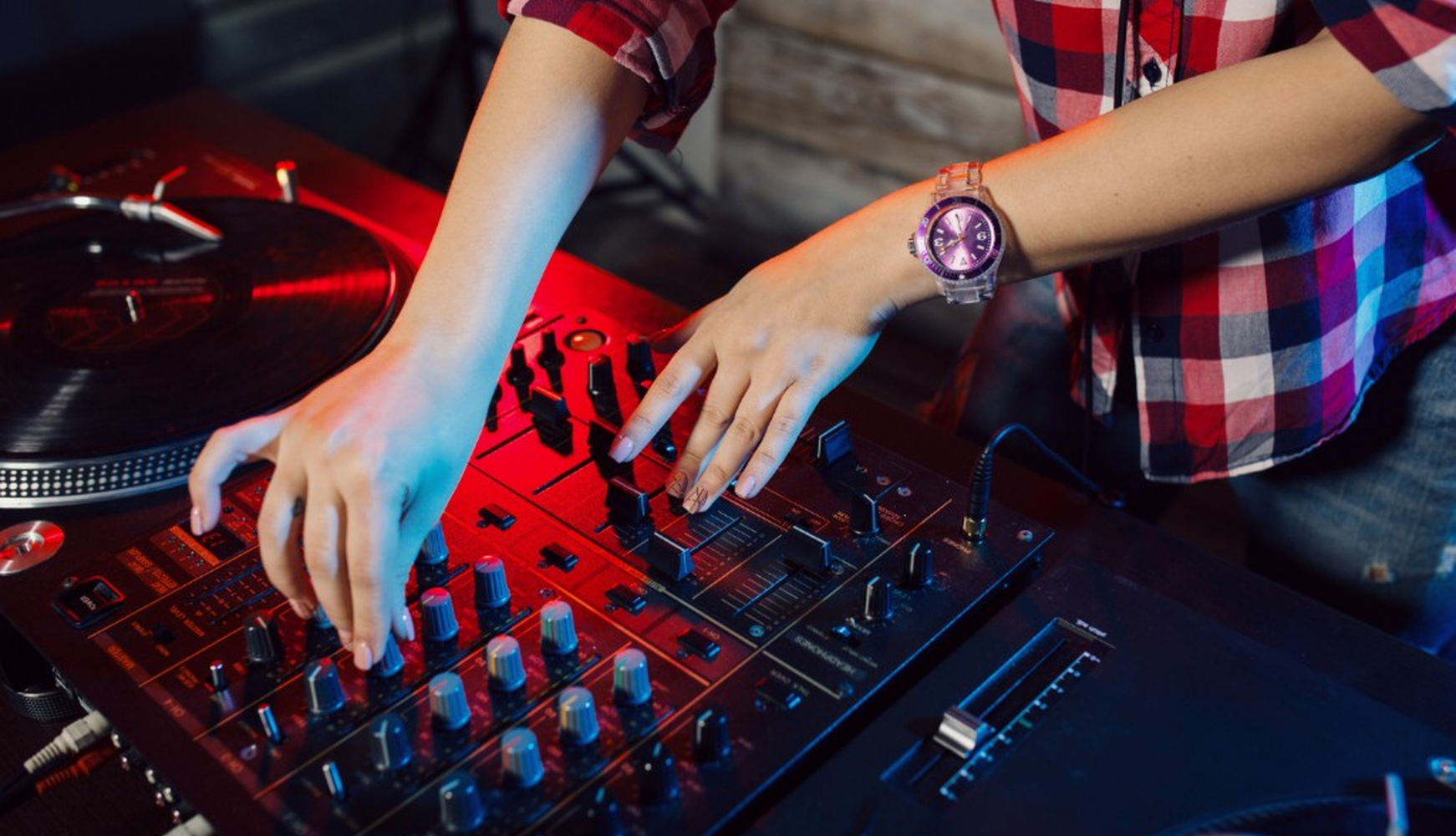 Sesiones de DJ y actuaciones en directo